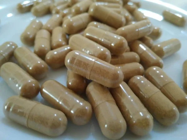 Iboga-Root-Bark-Capsules-Australia-600x450-1.webp